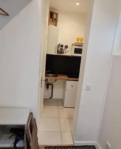 Апартаменты Cosy In Montmartre Париж